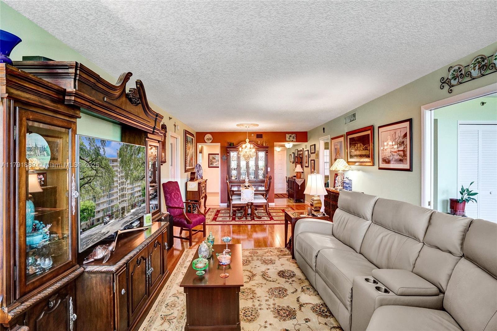 NO 113 PALM-AIRE COUNTRY - Residential