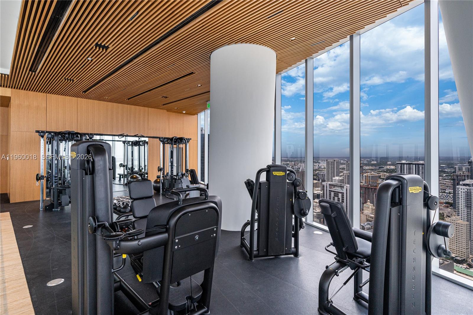 DUPONT PLAZA - Residential