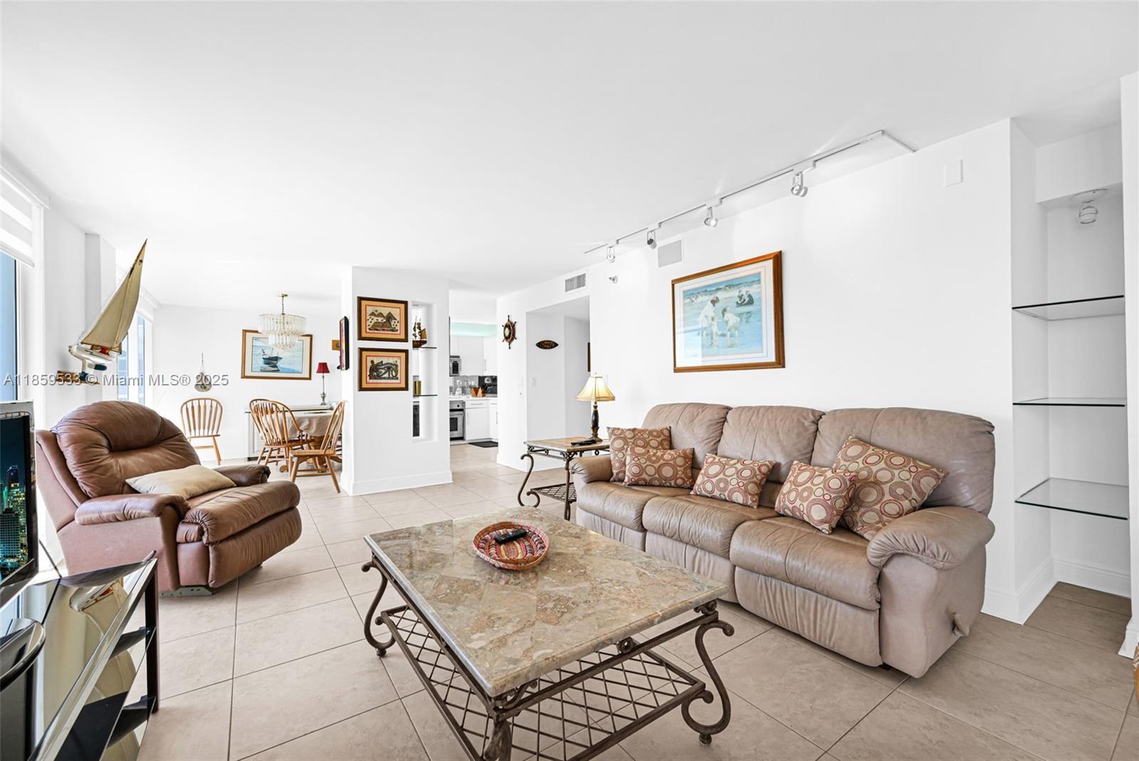 2401 Collins Ave 1801