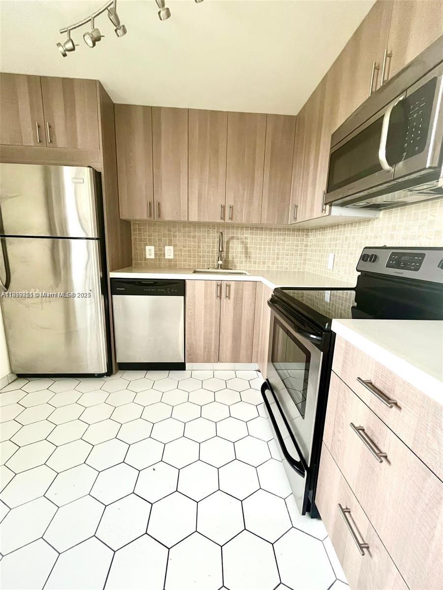 BRAVURA II CONDO - Residential Lease