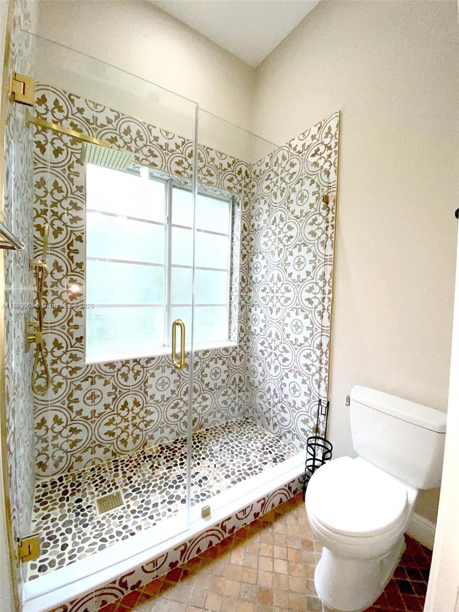 6TH ADDN TO ROYAL OAKS - Residential Lease