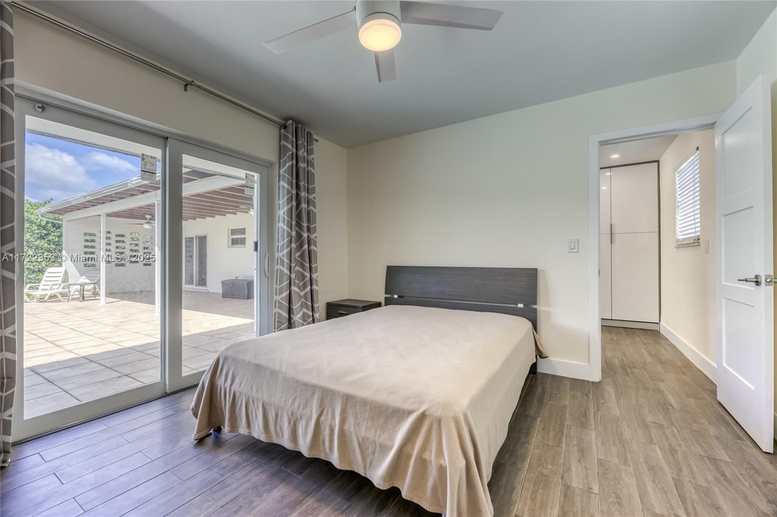 COUNTRY CLUB HOMES - Residential