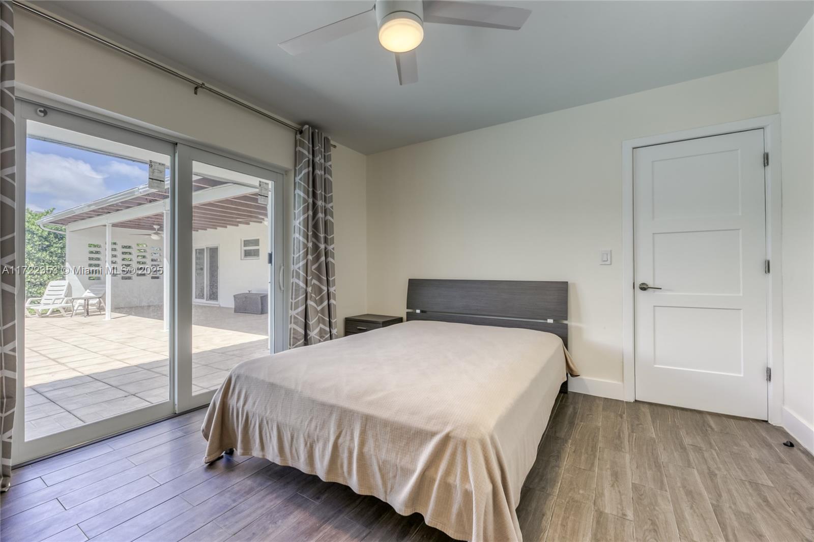COUNTRY CLUB HOMES - Residential