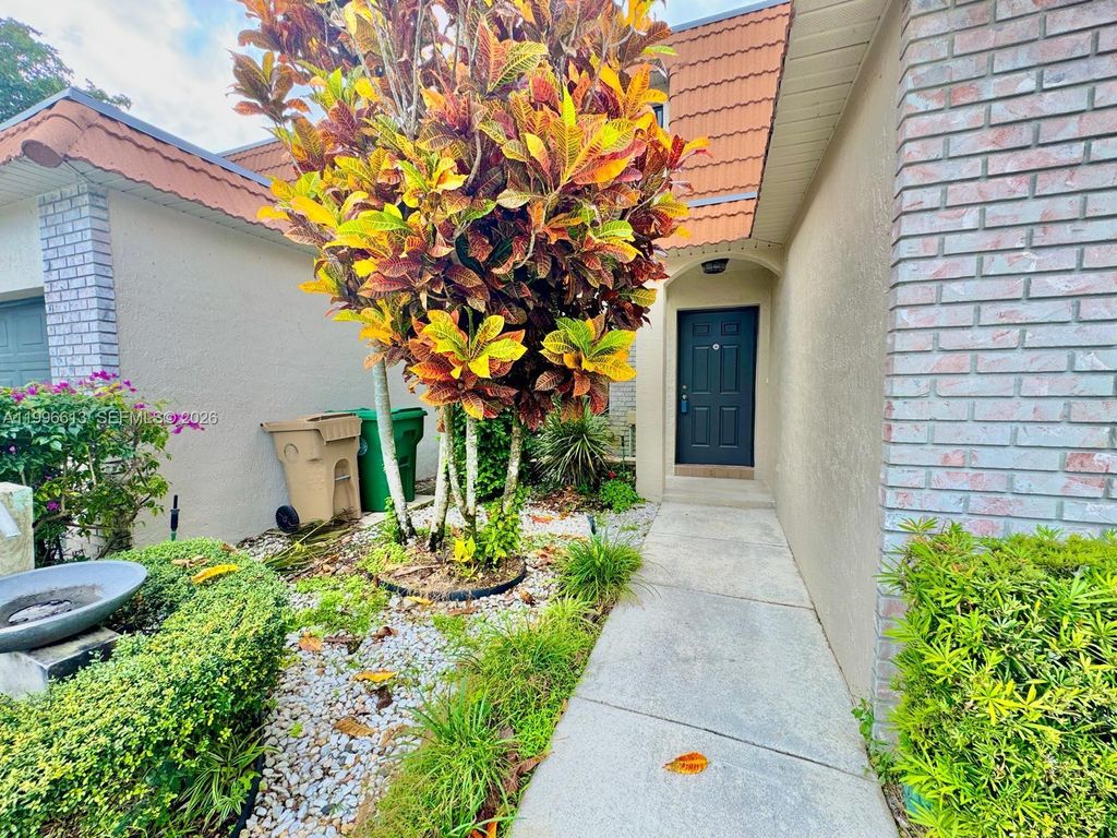 Photo of 1415 SW 110th Way #1415, Davie, FL 33324 (MLS # A11996613)