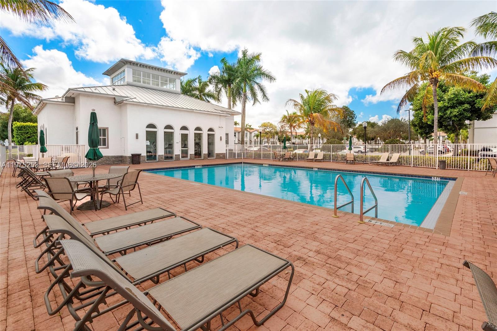 VILLAS AT NAUTICA THREE C - Residential