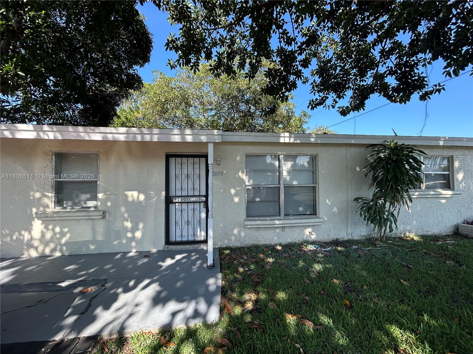 Rental Property at 2010 Nw 30th Ave 2010, Fort Lauderdale, Broward County, Florida - Bedrooms: 3 
Bathrooms: 2  - $2,500 MO.