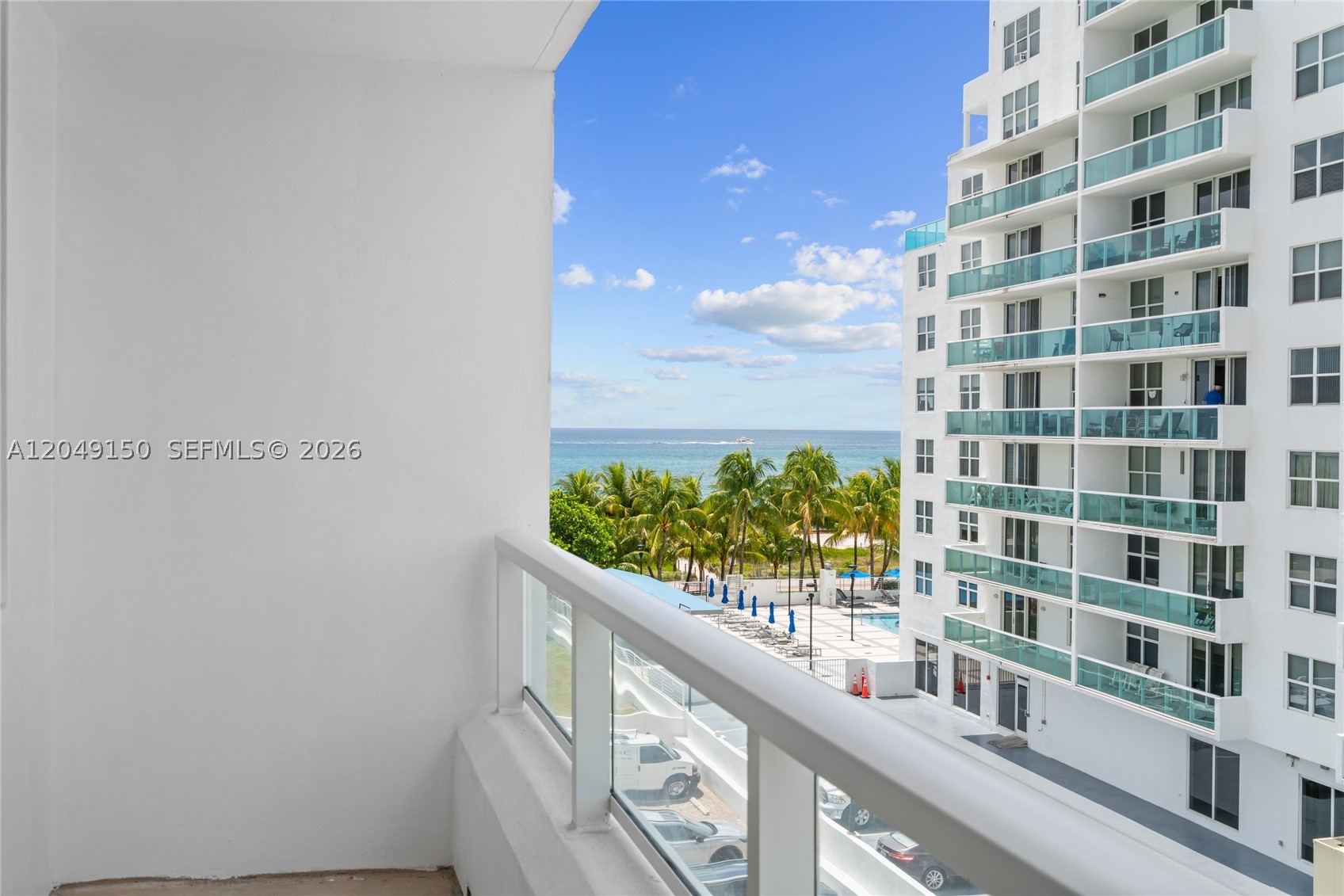 5005 Collins Ave 509