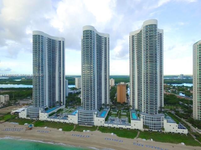 TDR TOWER I CONDO - Residential
