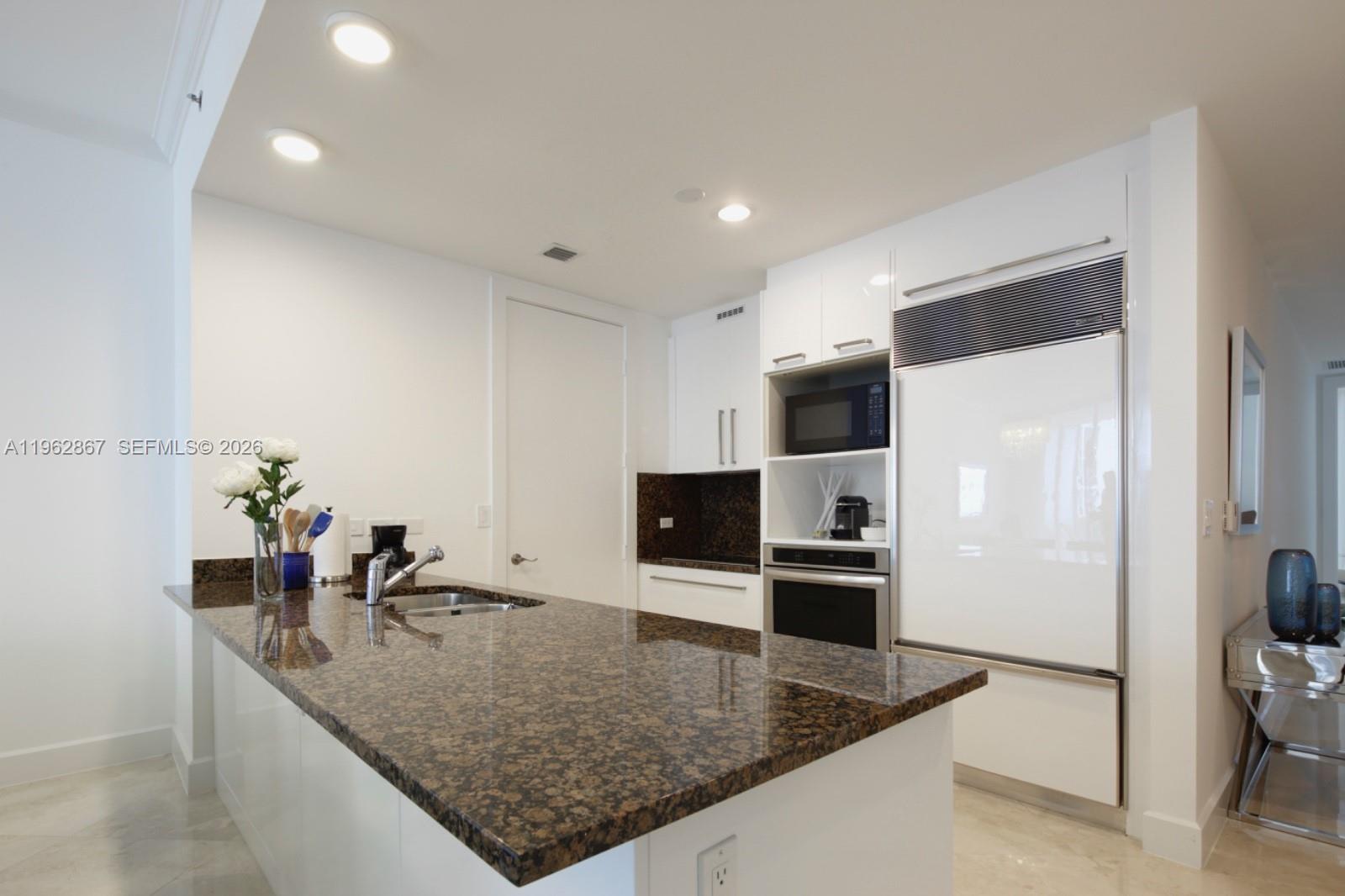 TDR TOWER I CONDO - Residential