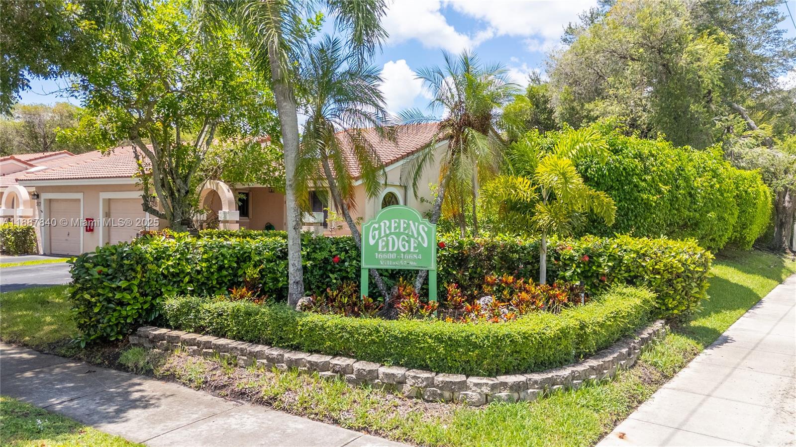 Rare opportunity to own in one of Weston's best kept secrets, Real gem. Shares the lake with the multi-million-dollar Botaniko community. This property features a master bedroom with high vaulted ceilings, deep walk-in closets. An oversized 2nd bedroom features a walk-in closet and large picture window. The downstairs layout offers a comfortable and functional plan. Indulge in culinary excellence in this state-of-the art kitchen, featuring top of the line, custom cabinetry, and a stunning granite countertop, a breakfast bar invites culinary delights. The open layout seamlessly integrates with the living area, creating a sophisticated ambiance that is both functional and stylish. Open living/dining concept overlooking the wide screened balcony. Your clients will love it.