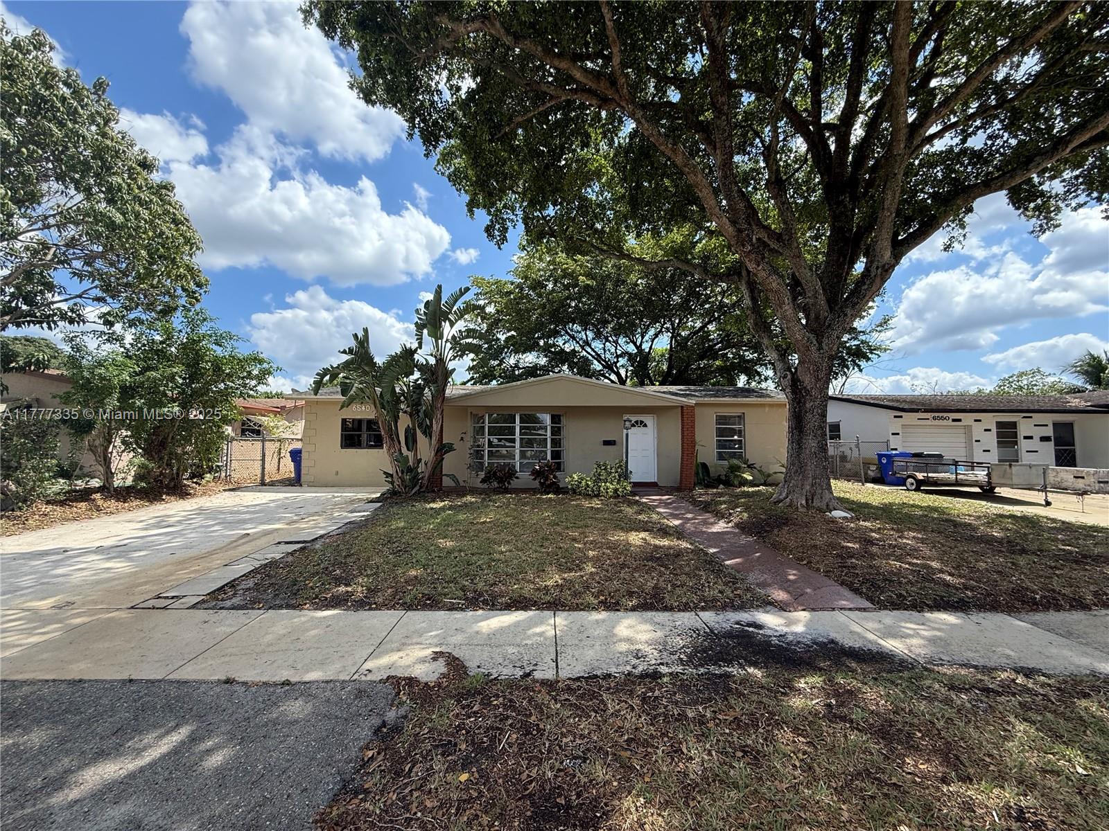 Property for Sale at 6540 Sw 8th St, North Lauderdale, Miami-Dade County, Florida - Bedrooms: 4 
Bathrooms: 2  - $265,900