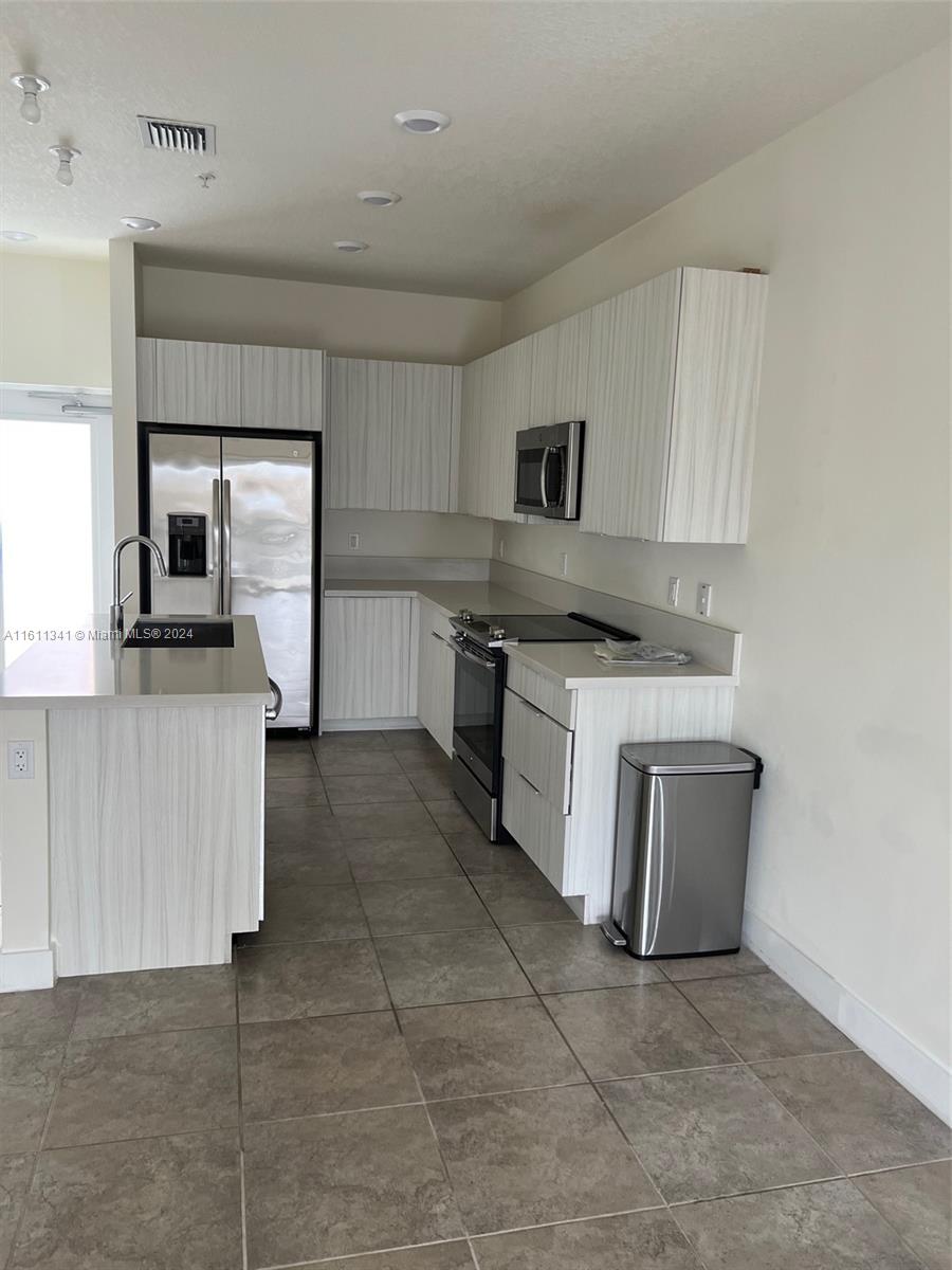 URBANA AT THE RESIDENCES - Residential Lease