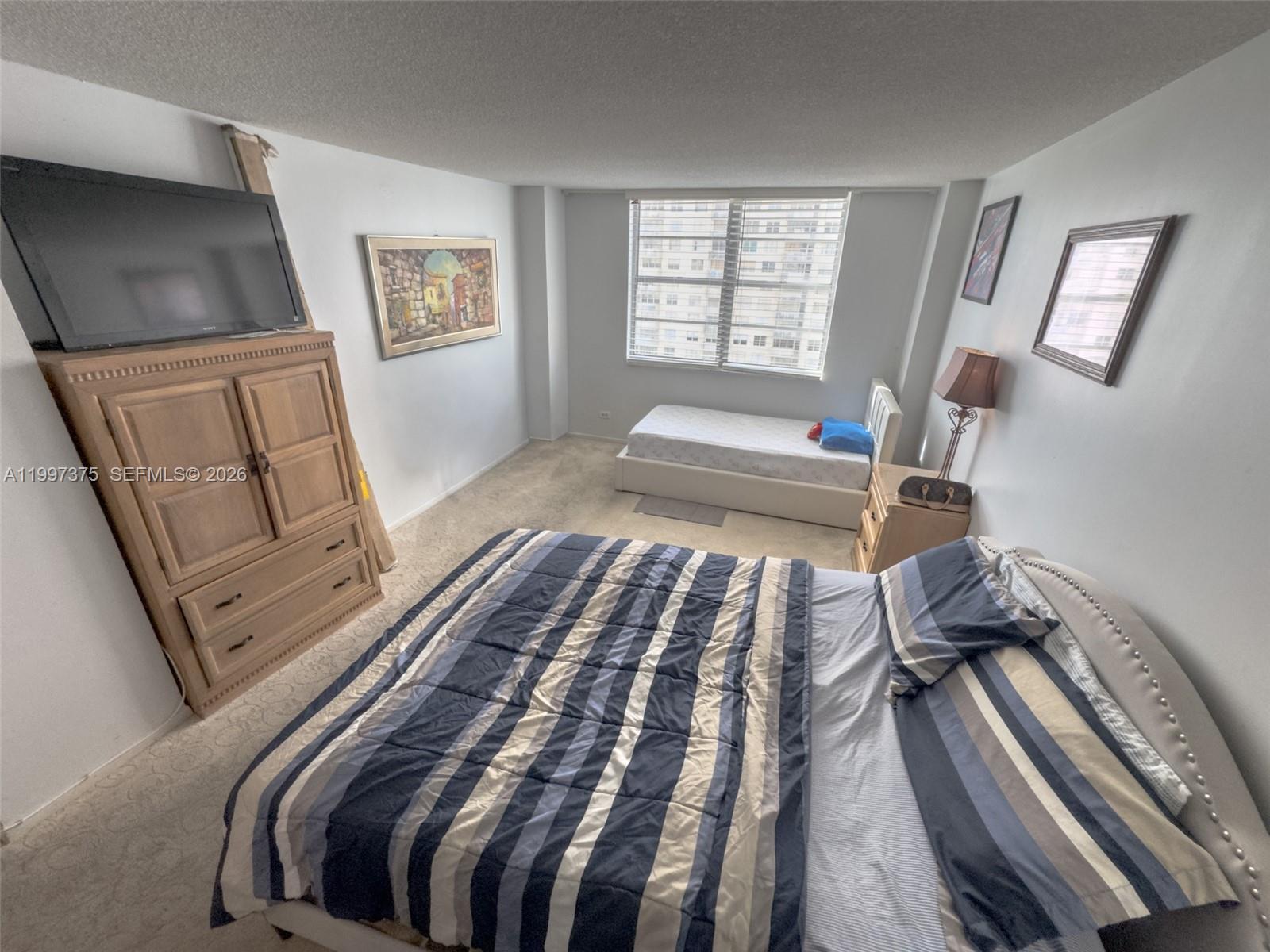 WINSTON TOWERS 200 - Residential