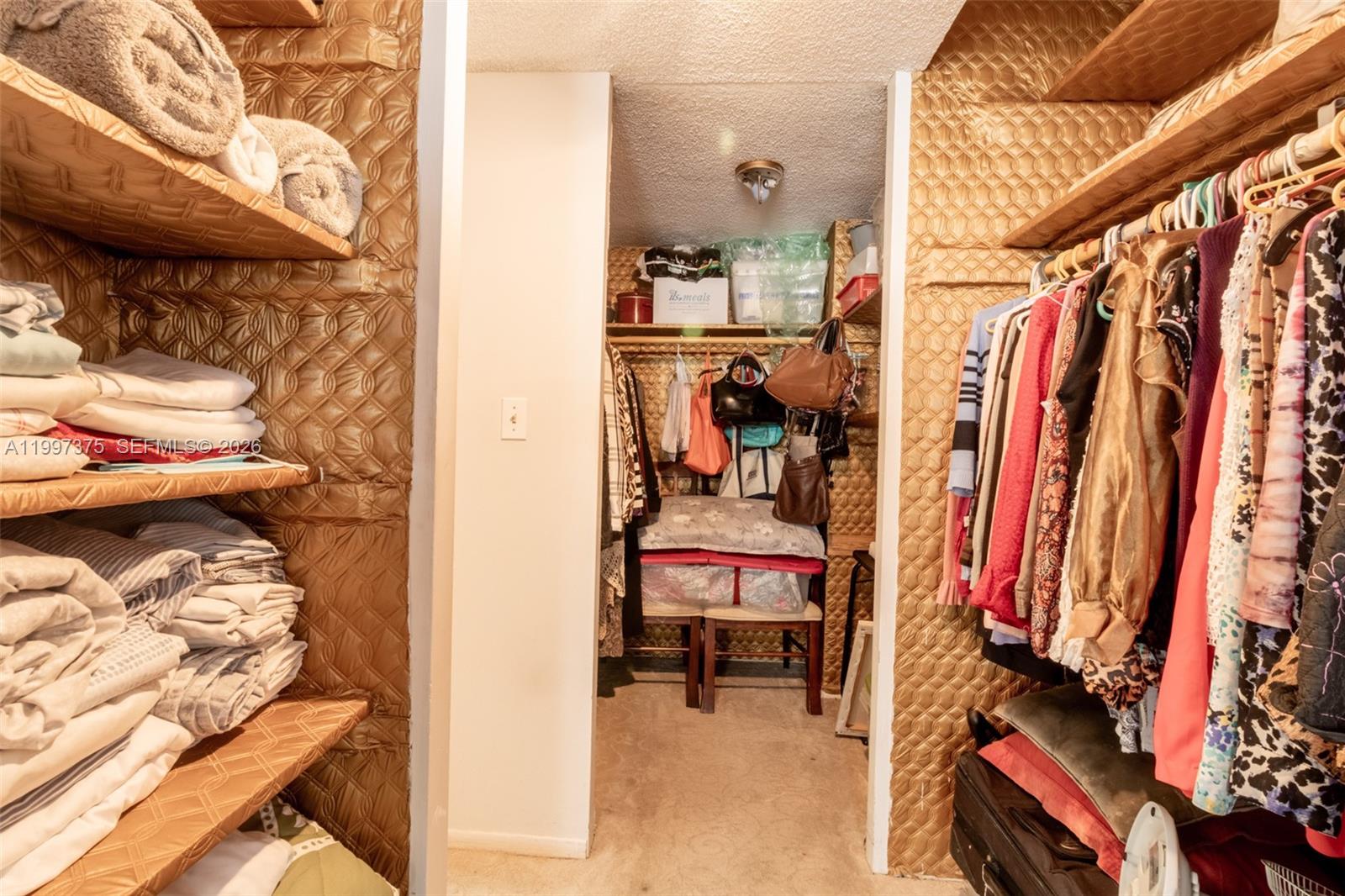 WINSTON TOWERS 200 - Residential