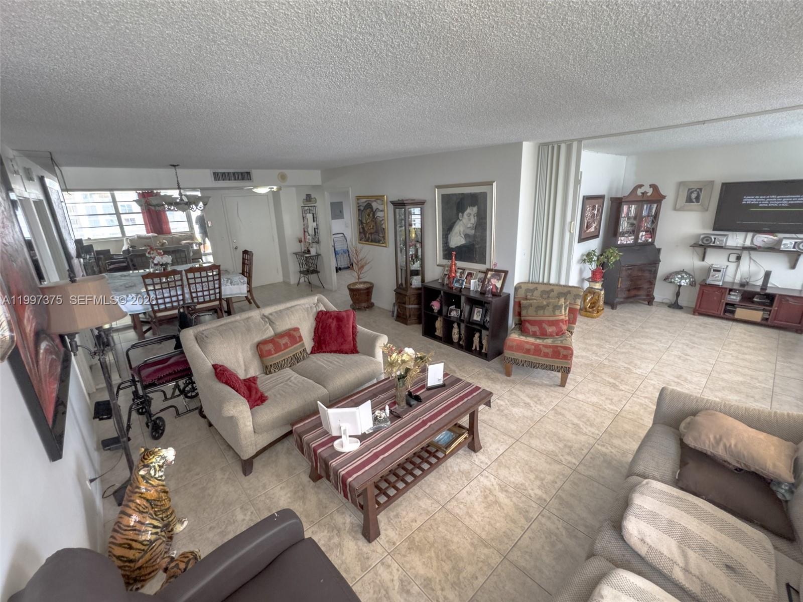 WINSTON TOWERS 200 - Residential