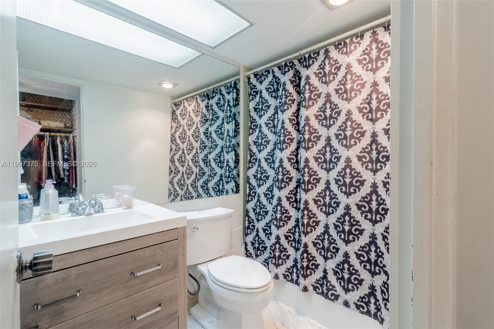 WINSTON TOWERS 200 - Residential