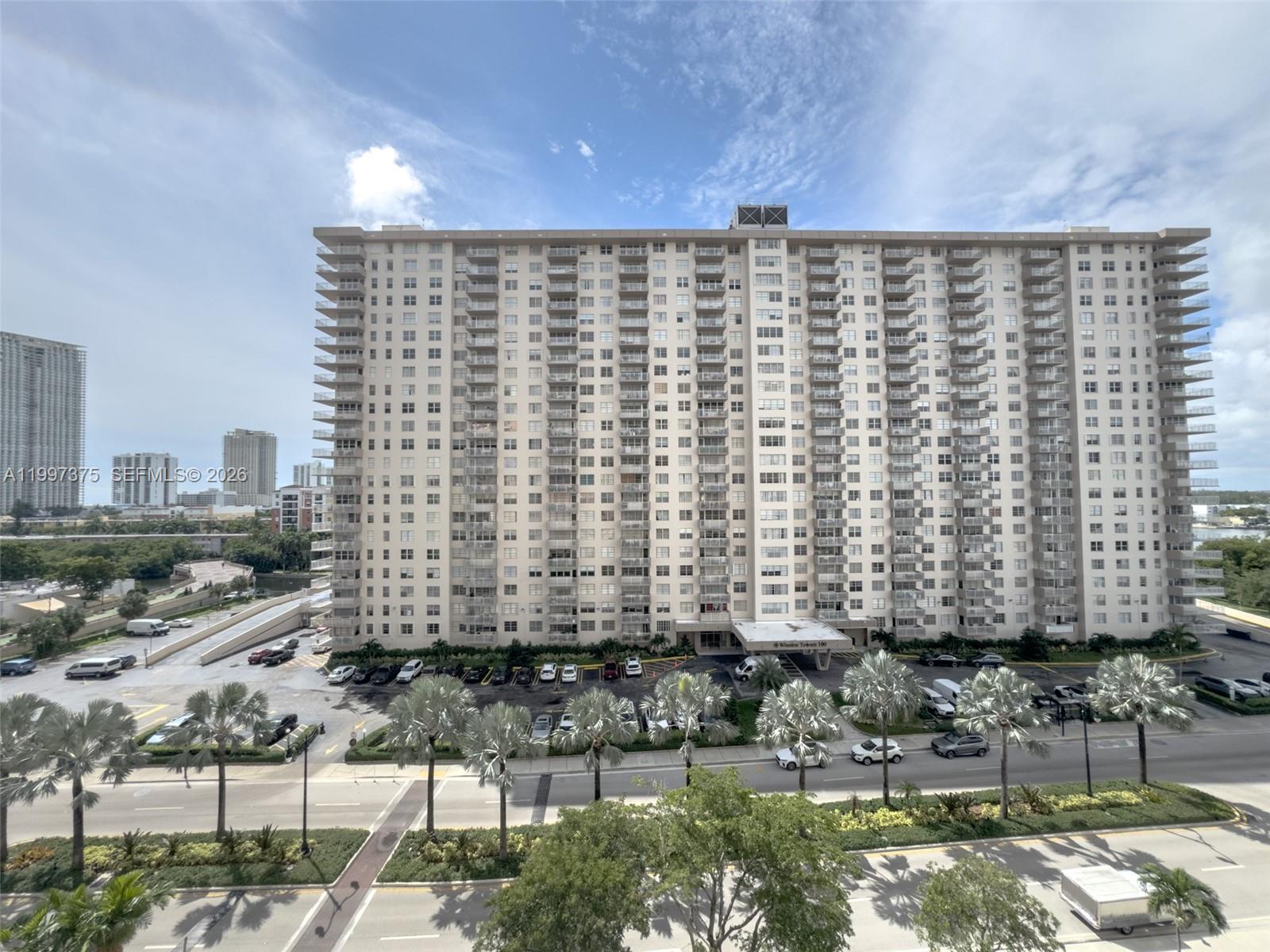 WINSTON TOWERS 200 - Residential