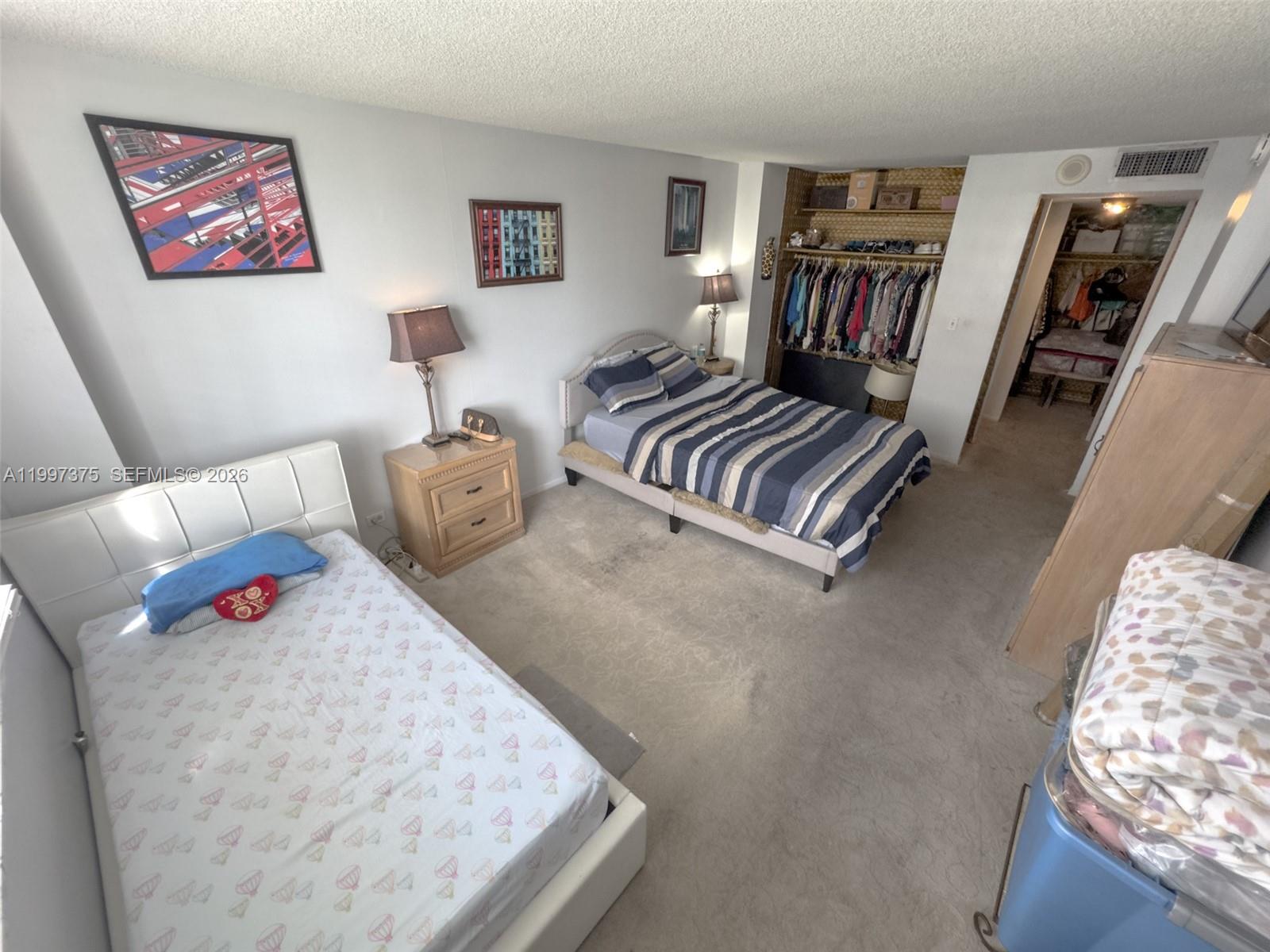 WINSTON TOWERS 200 - Residential