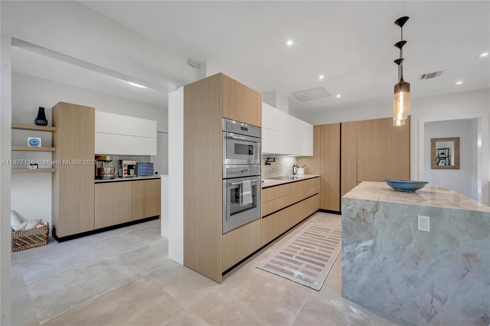 CORAL GABLES C C SEC 3 - Residential