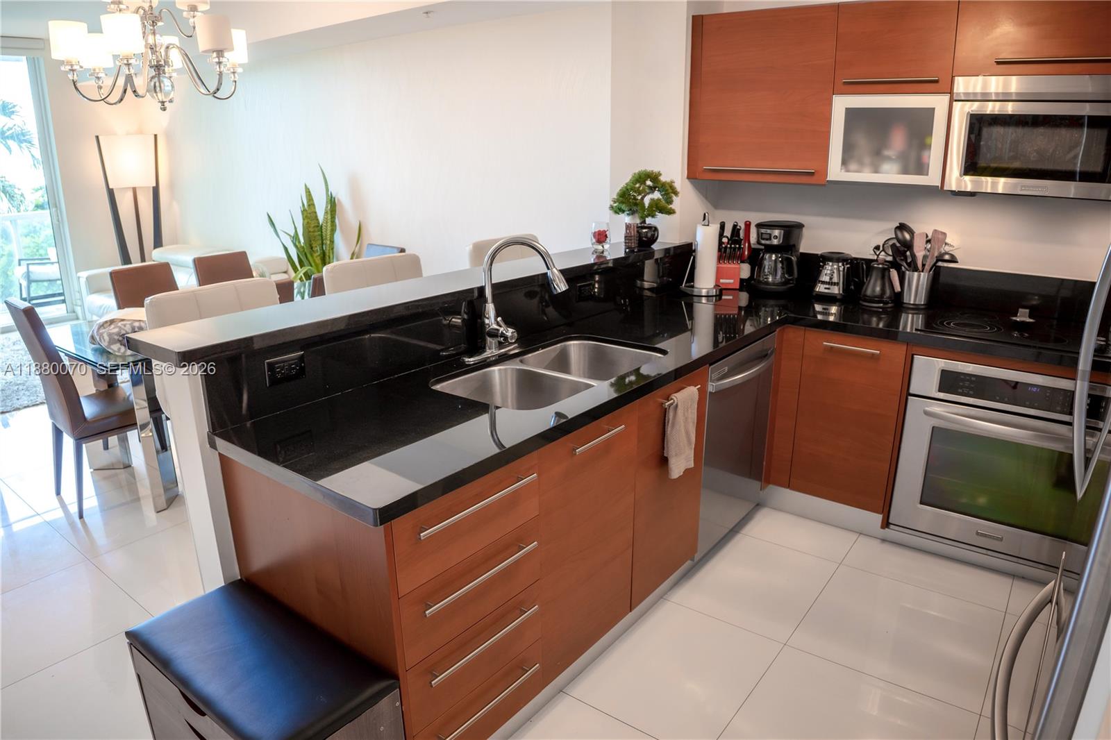 VIZCAYNE SOUTH CONDO - Residential