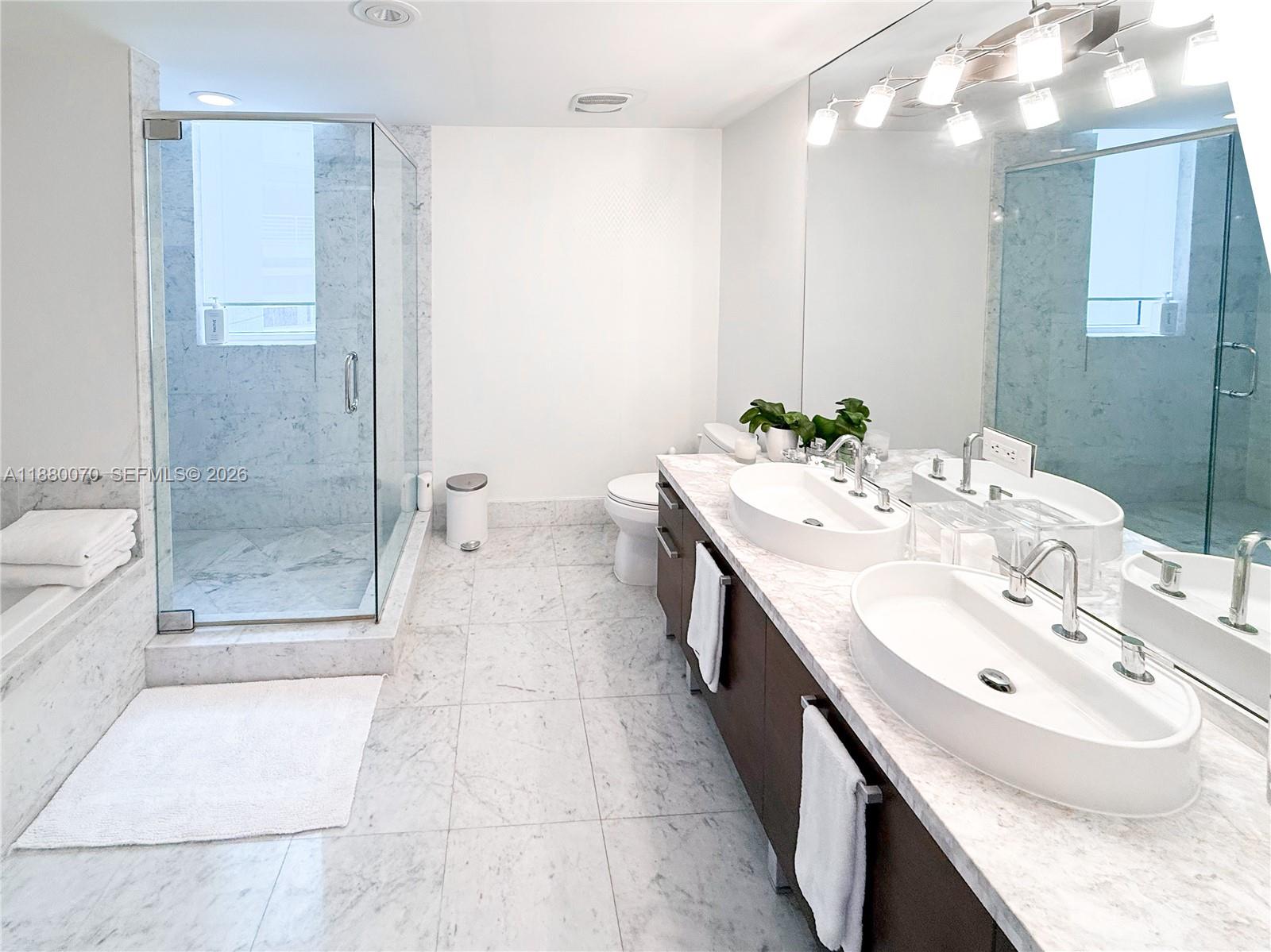 VIZCAYNE SOUTH CONDO - Residential