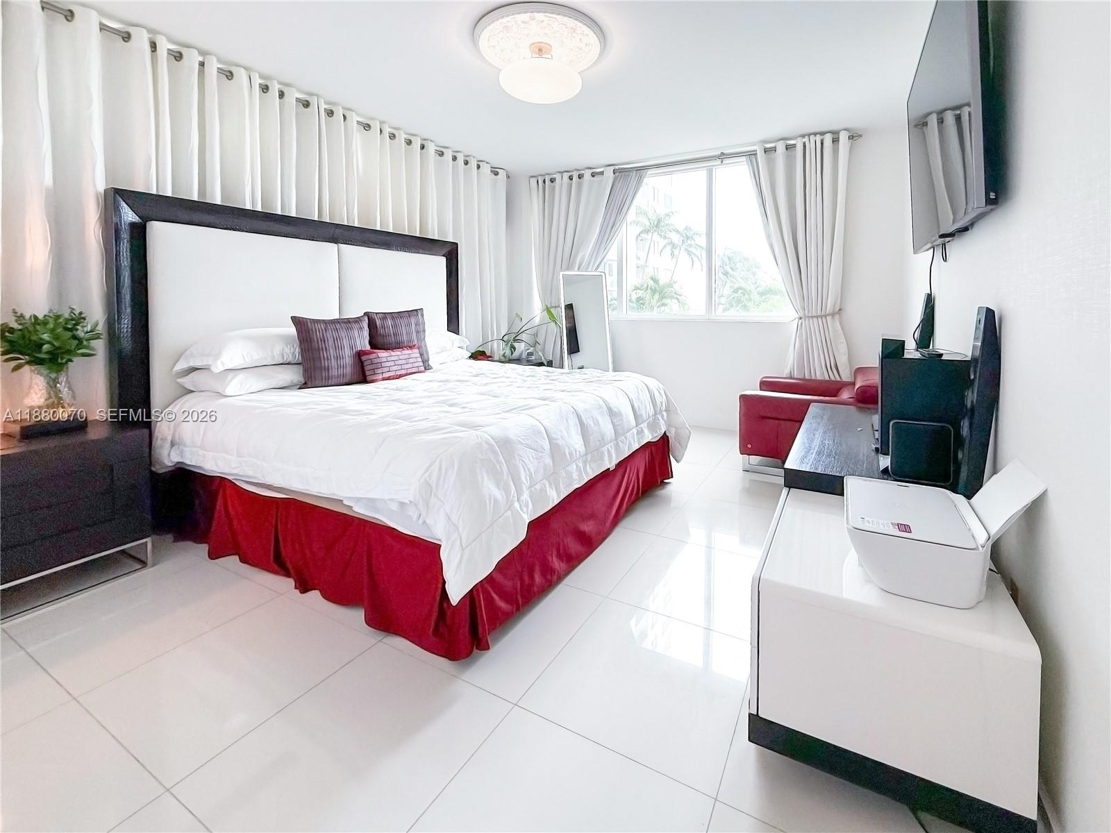 VIZCAYNE SOUTH CONDO - Residential