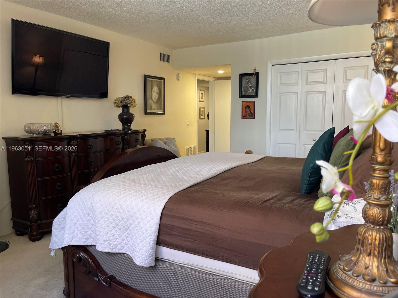 BLDG 9 OF COUNTRY CLUB AP - Residential