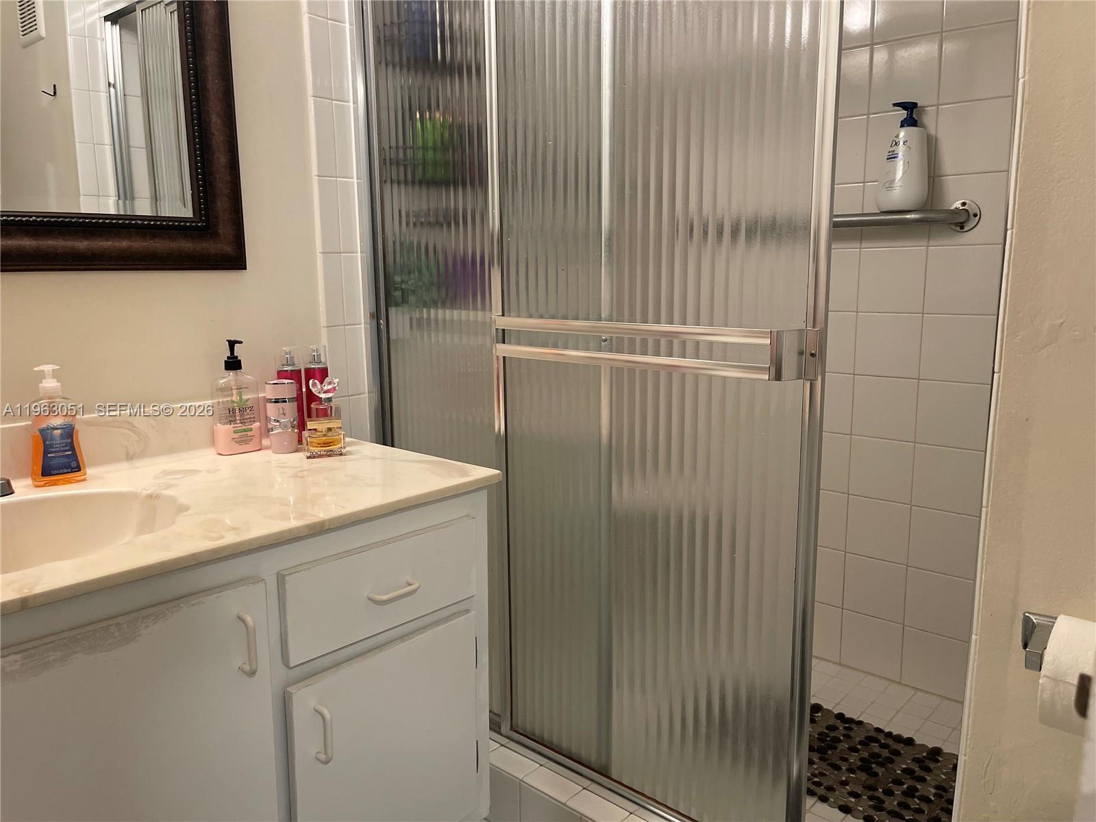 BLDG 9 OF COUNTRY CLUB AP - Residential