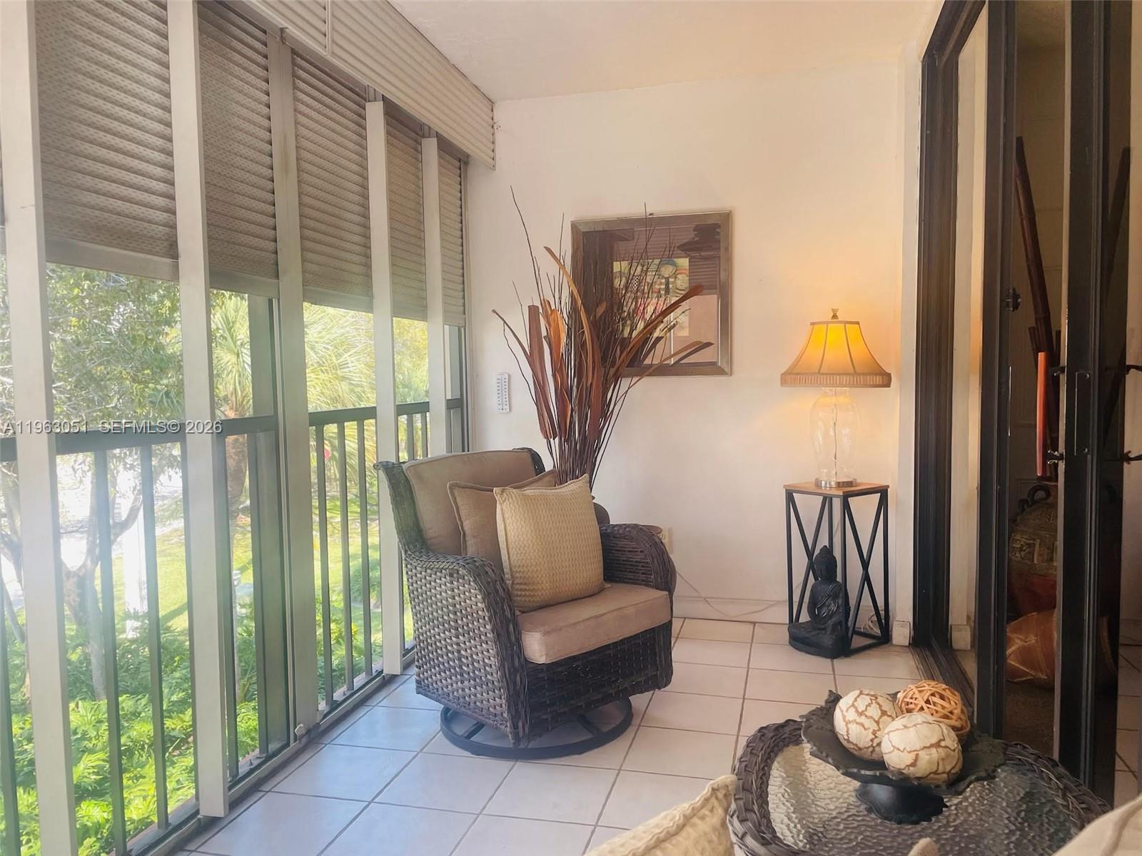 BLDG 9 OF COUNTRY CLUB AP - Residential