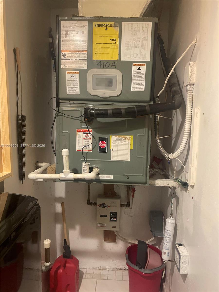 BLDG 9 OF COUNTRY CLUB AP - Residential