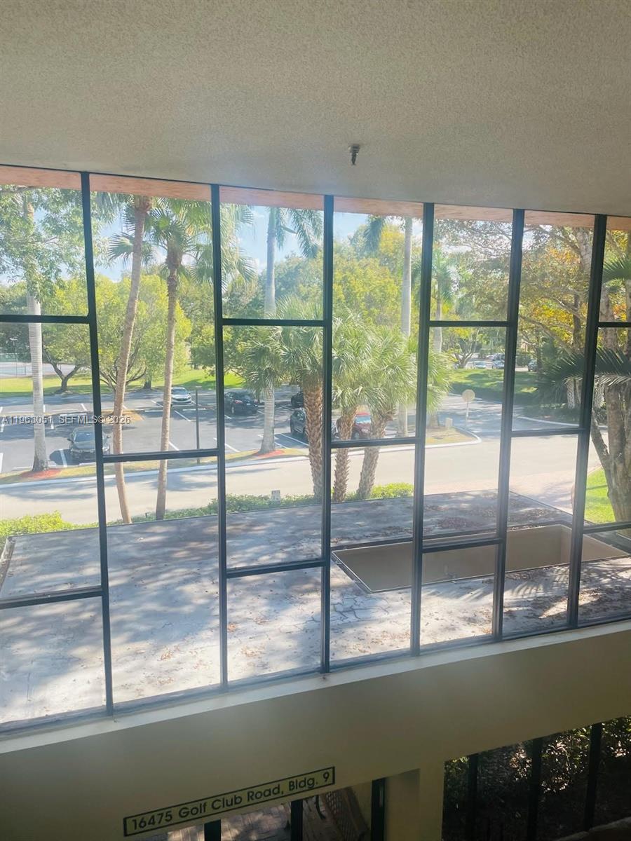 BLDG 9 OF COUNTRY CLUB AP - Residential