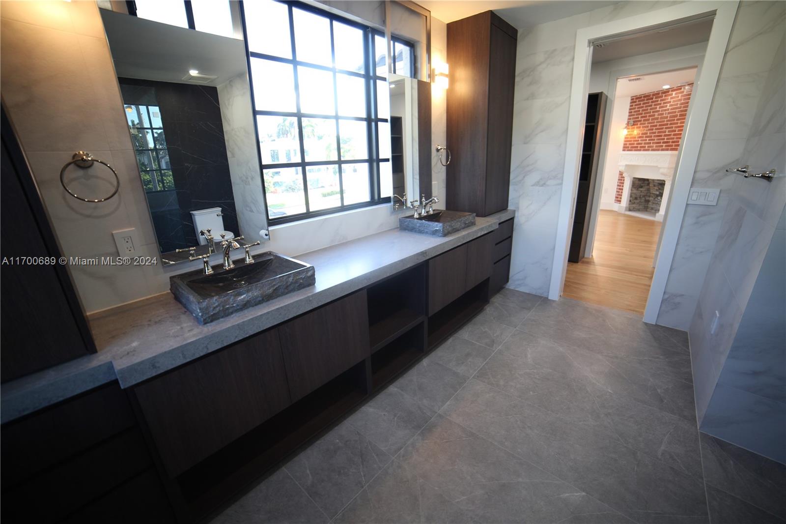 HOLLYWOOD LAKES SECTION - Residential