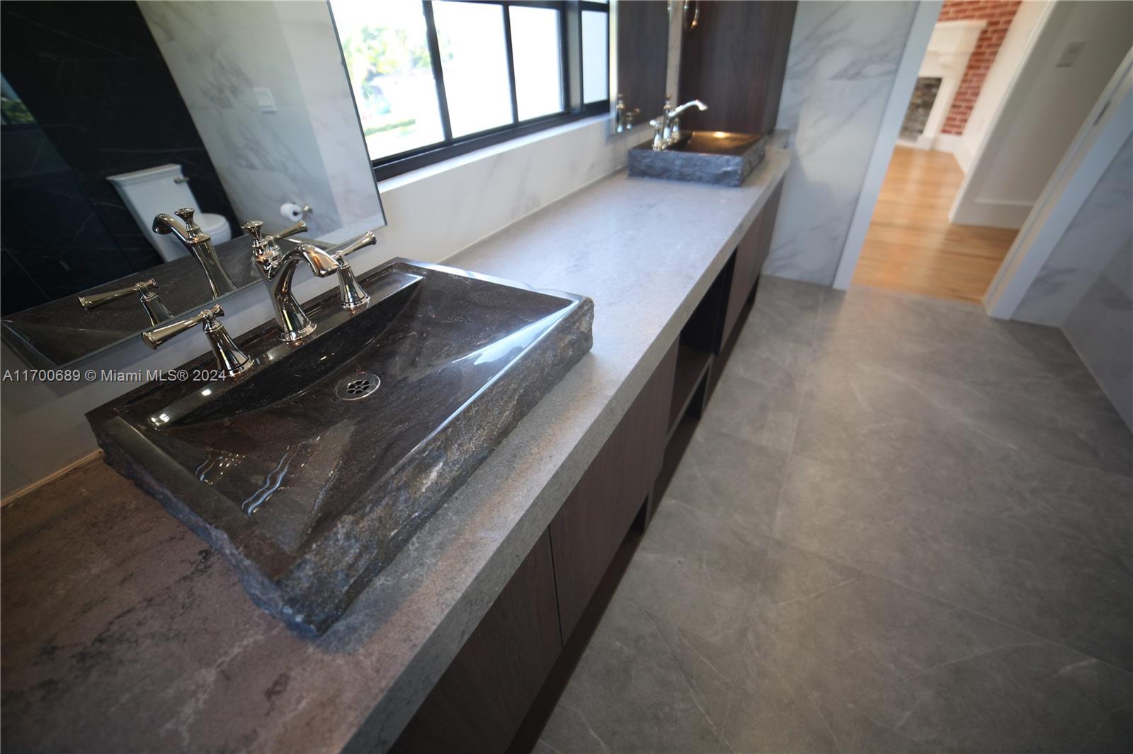 HOLLYWOOD LAKES SECTION - Residential