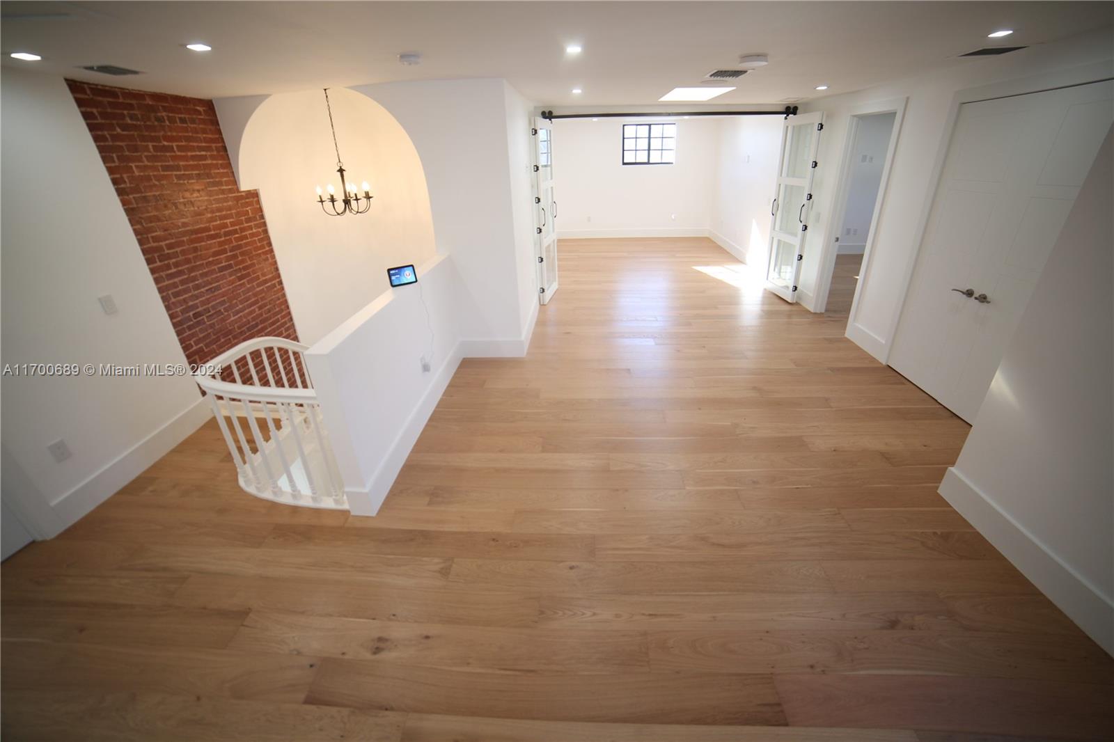 HOLLYWOOD LAKES SECTION - Residential