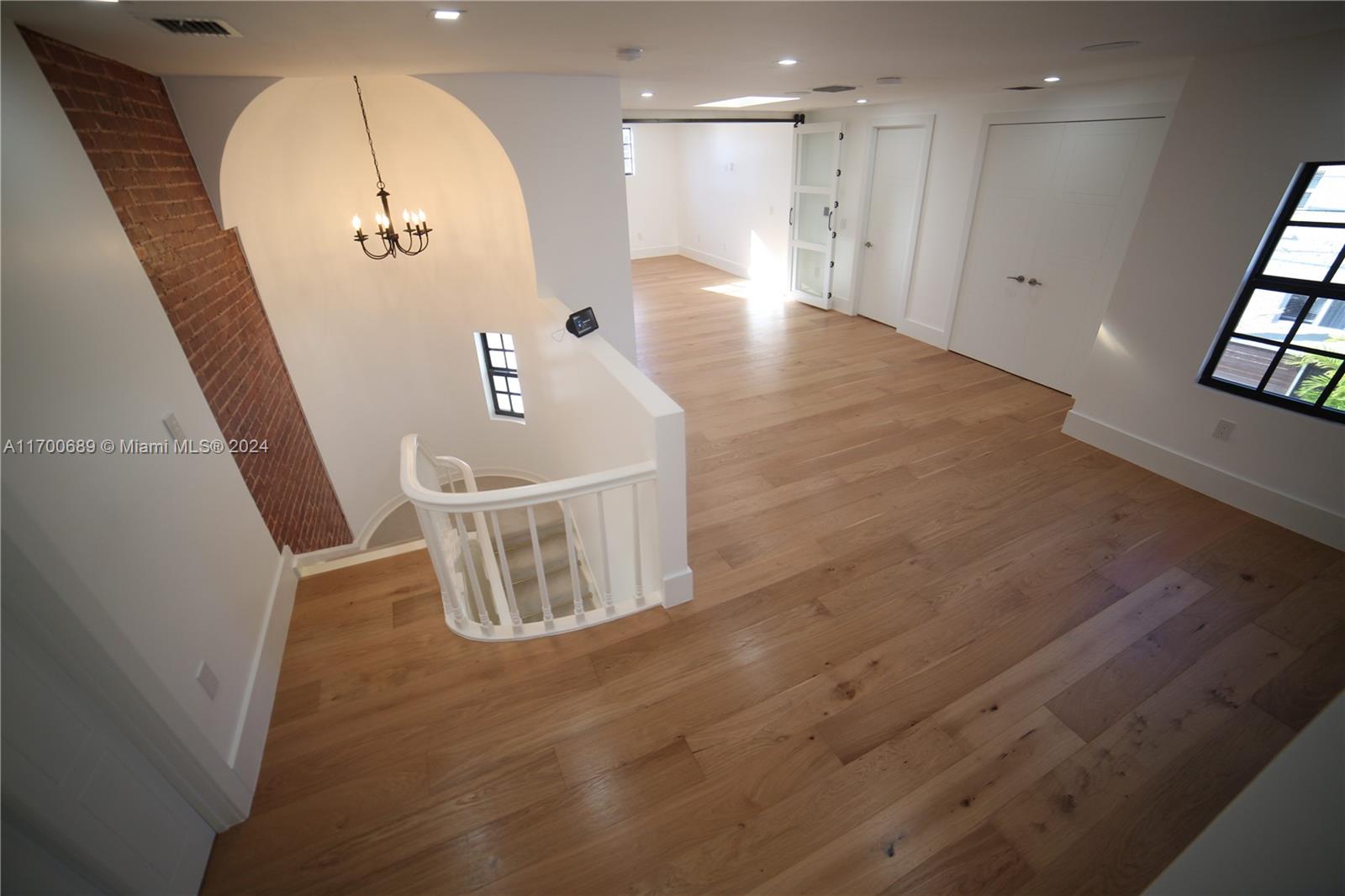 HOLLYWOOD LAKES SECTION - Residential