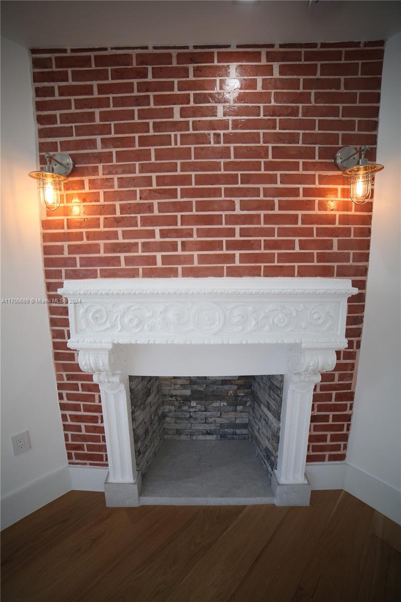 HOLLYWOOD LAKES SECTION - Residential