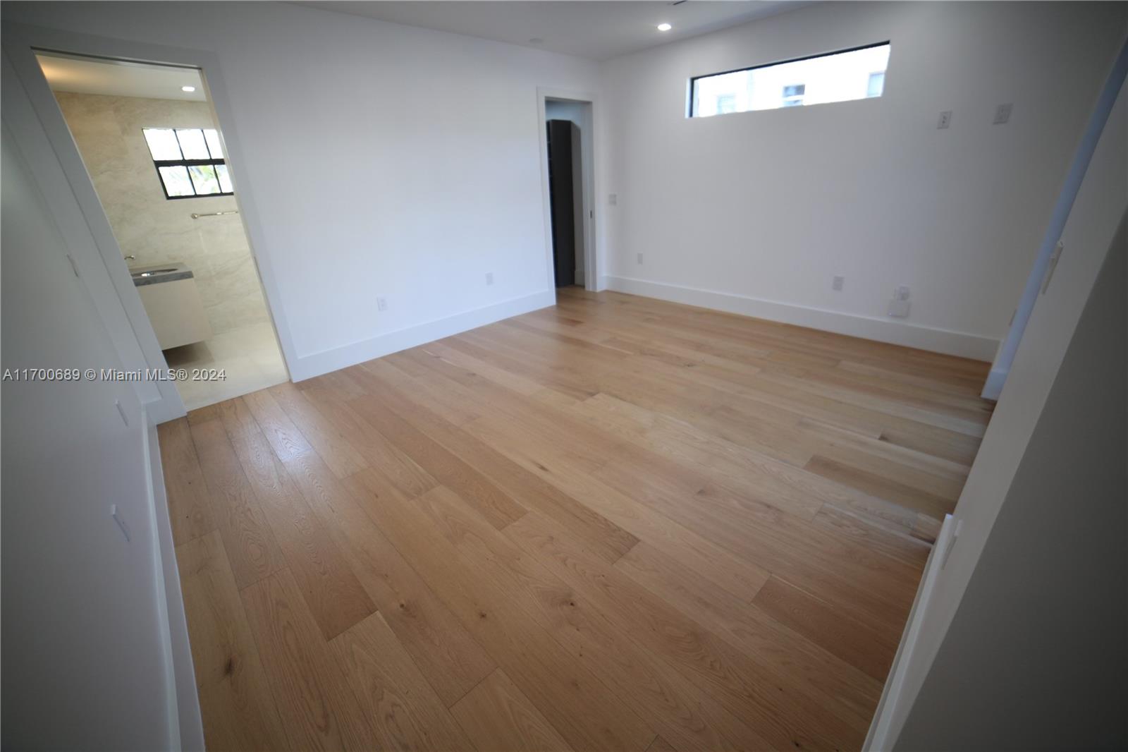 HOLLYWOOD LAKES SECTION - Residential