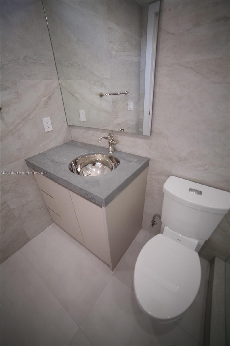 HOLLYWOOD LAKES SECTION - Residential