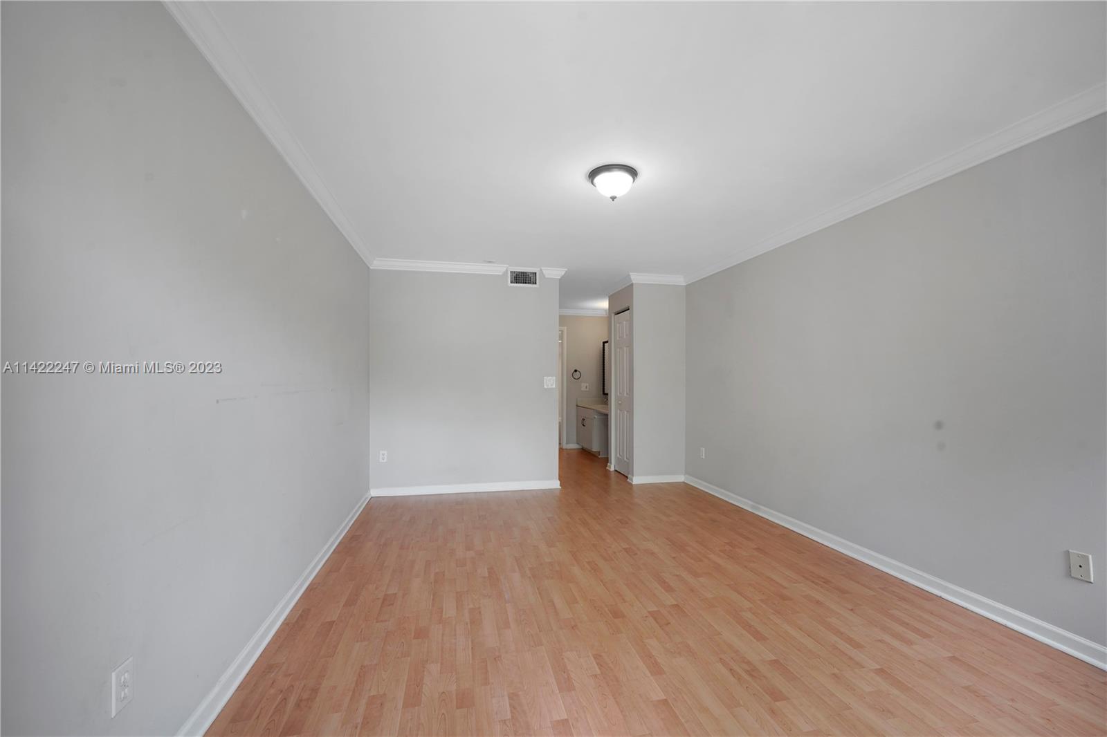 COVE CONDO PHASE II, THE - Residential