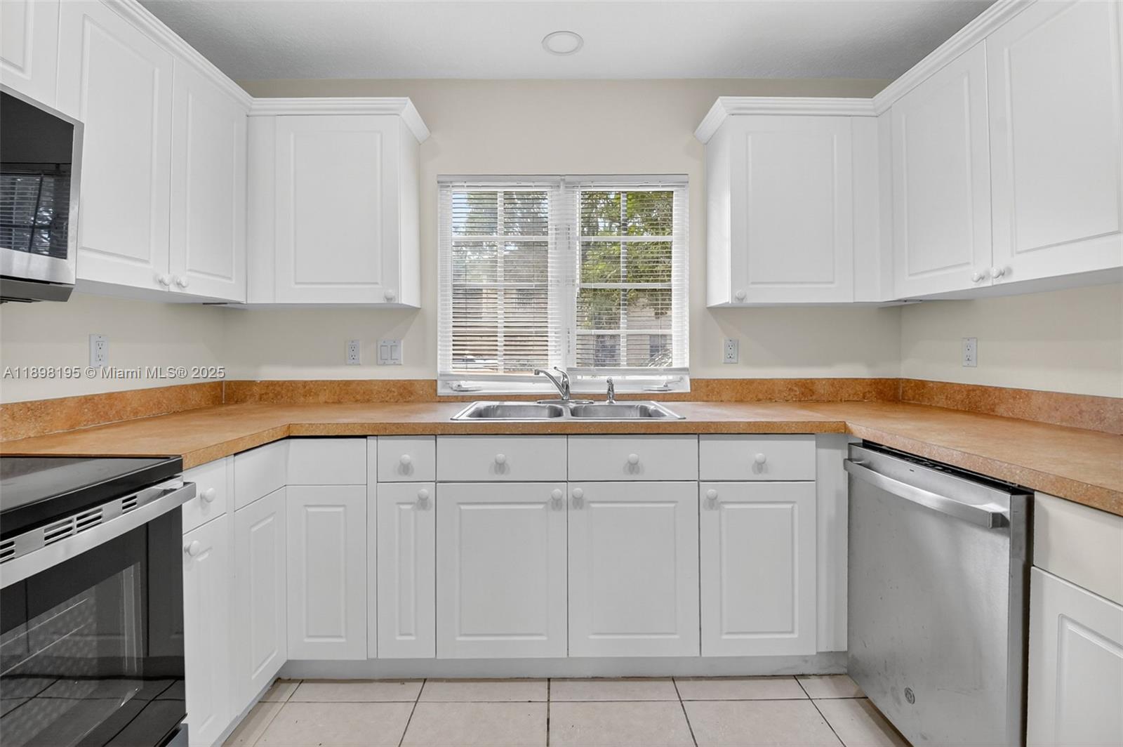 DOVE LANDING CONDO - Residential Lease