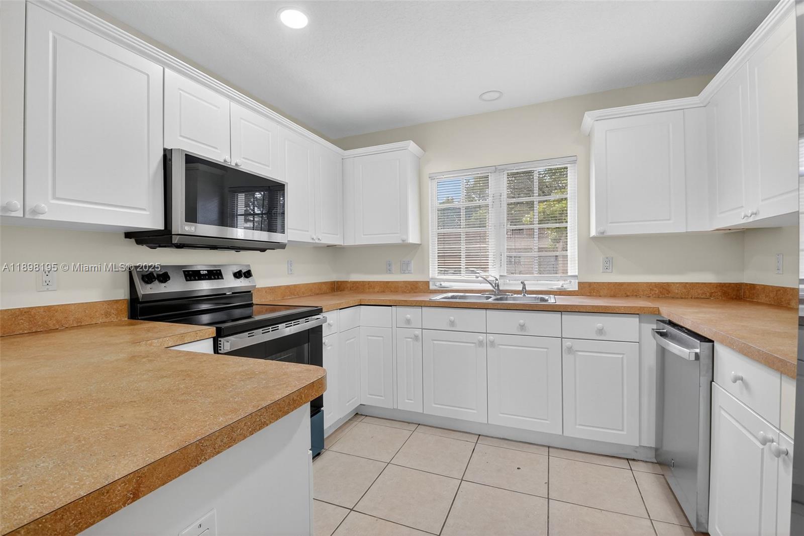 DOVE LANDING CONDO - Residential Lease