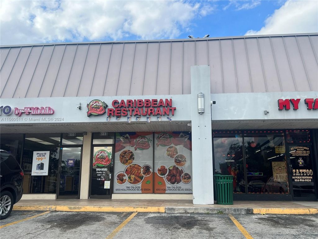 Photo of 6117 Hollywood Blvd #6113, Hollywood, FL 33024 (MLS # A11560511)