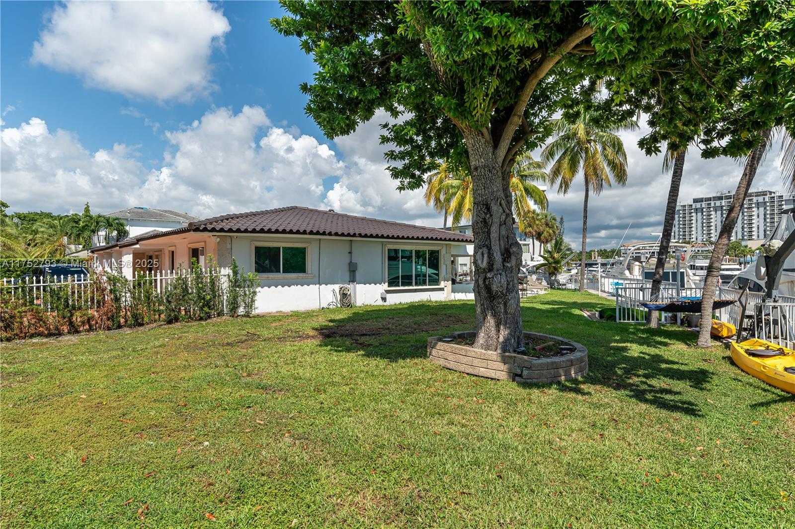 KEYSTONE SHORES - Residential