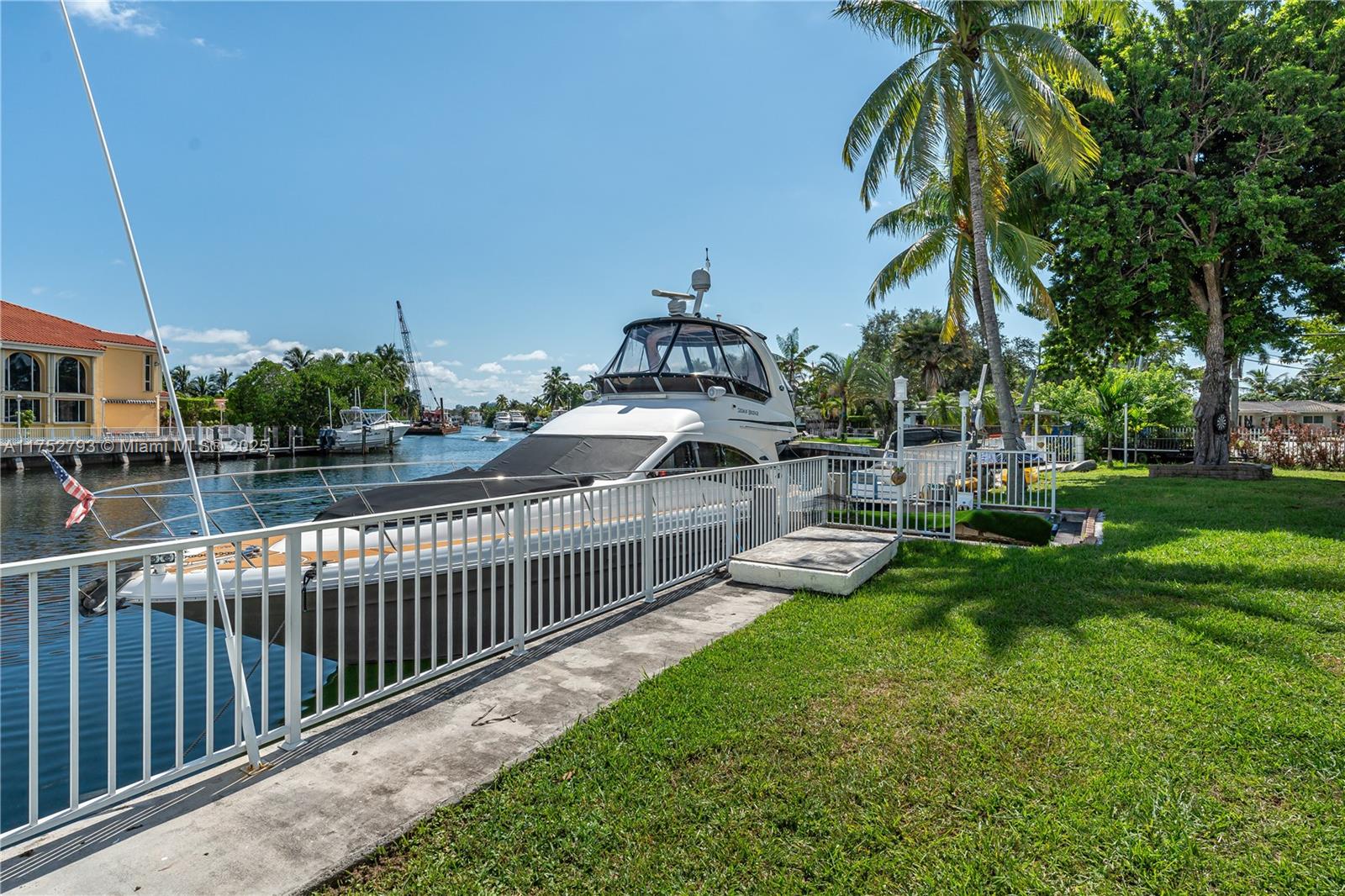 KEYSTONE SHORES - Residential