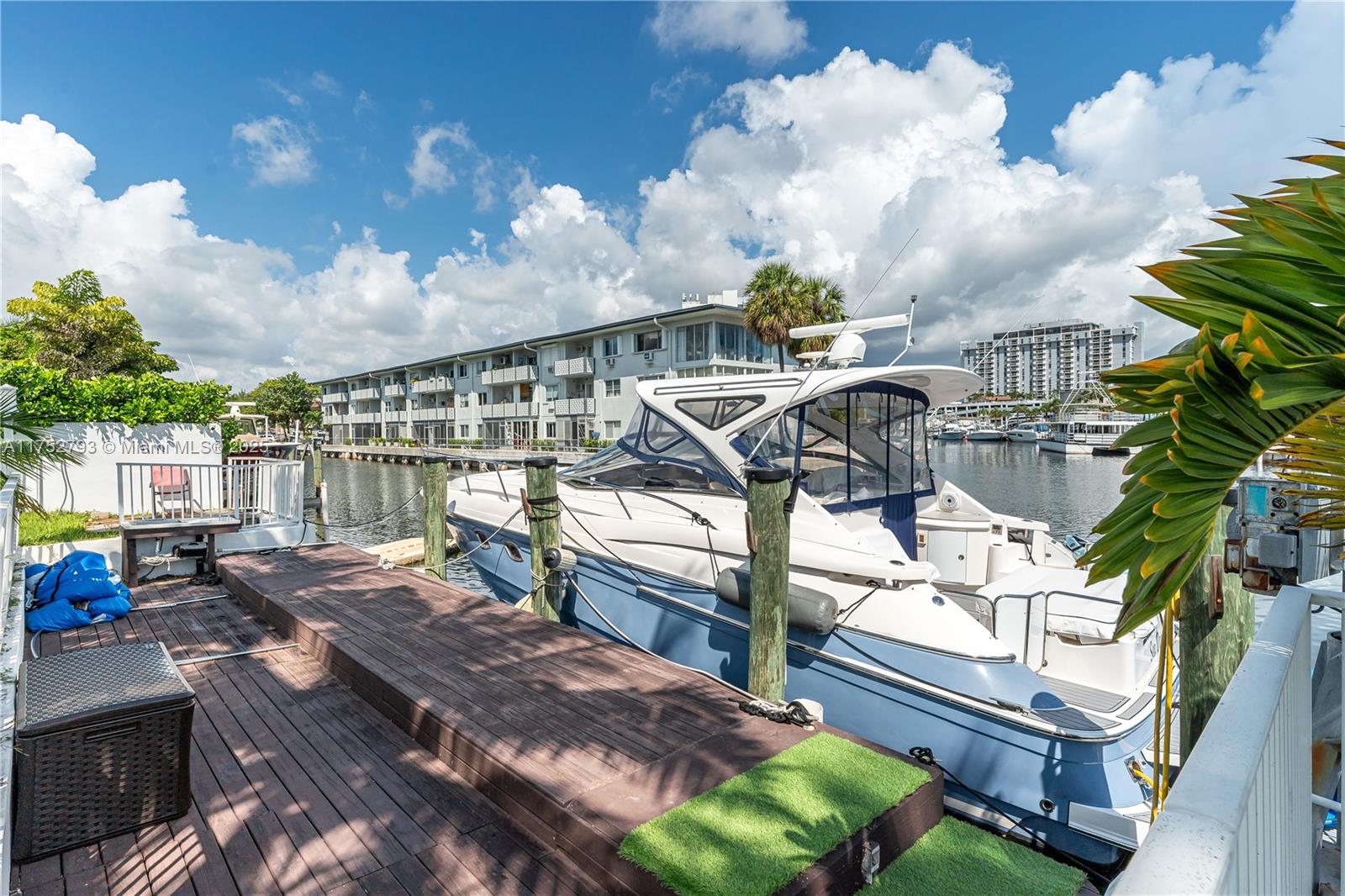 KEYSTONE SHORES - Residential
