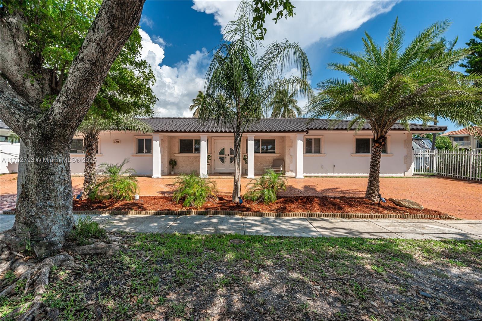 KEYSTONE SHORES - Residential