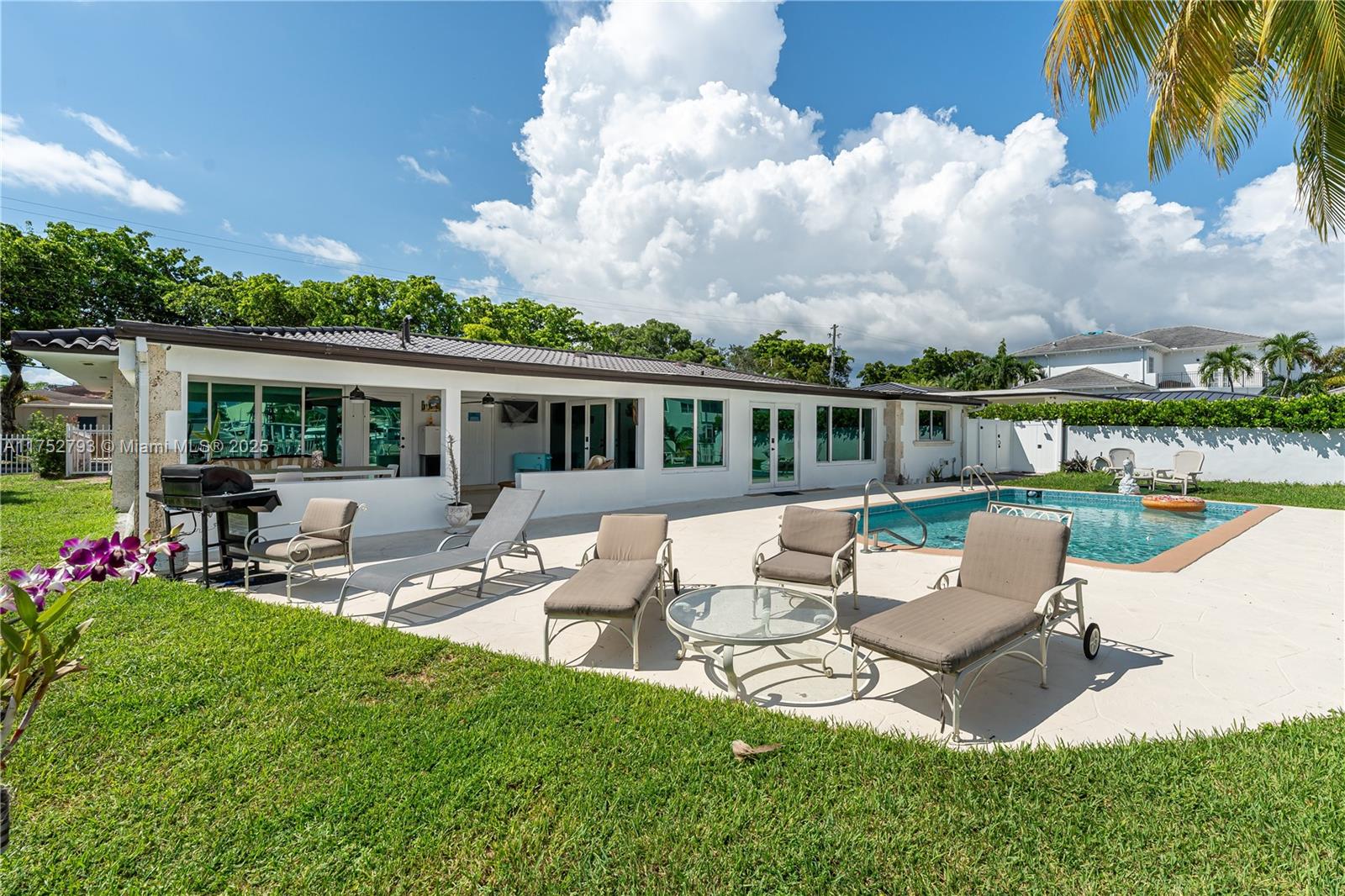KEYSTONE SHORES - Residential