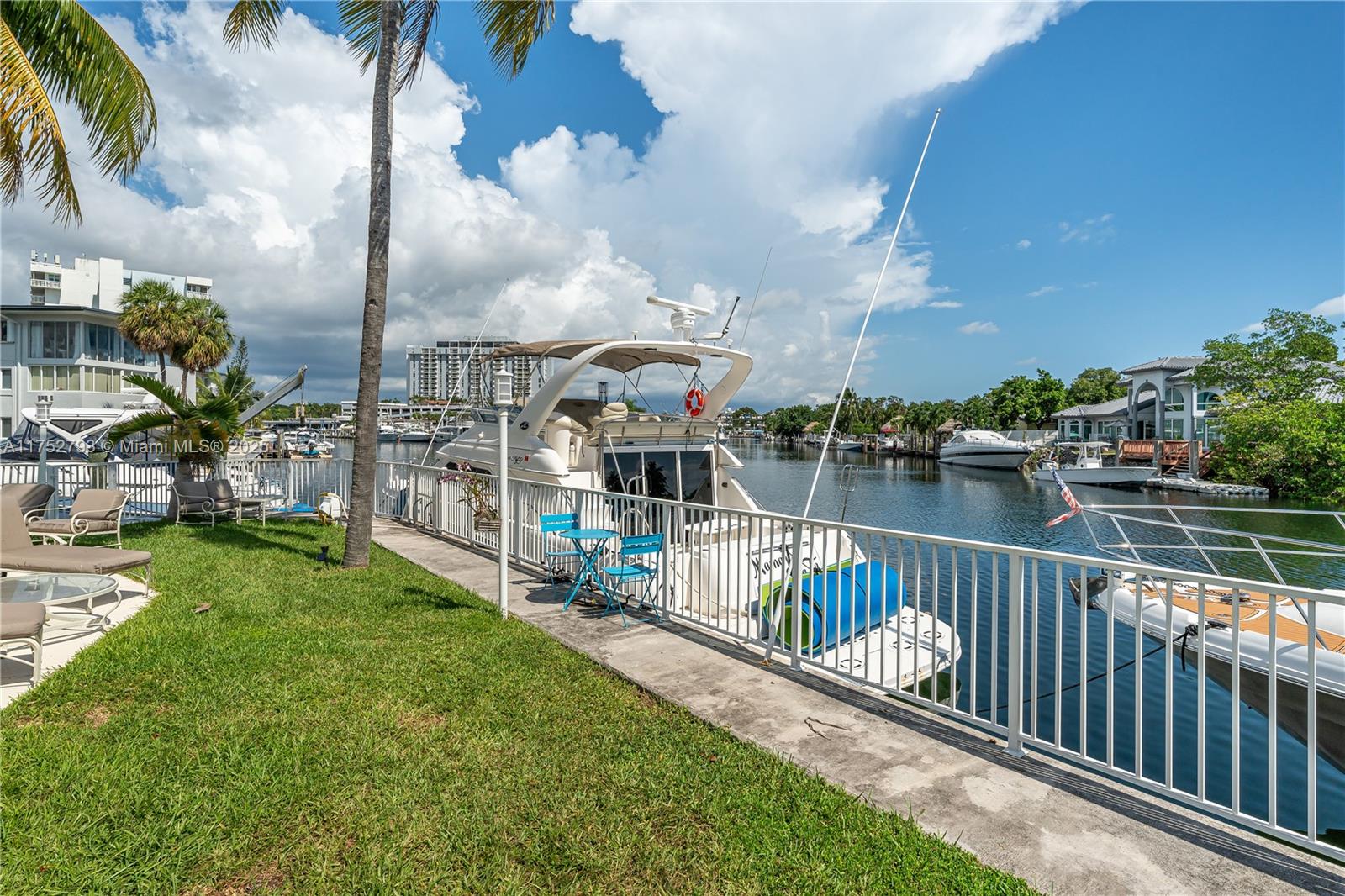KEYSTONE SHORES - Residential