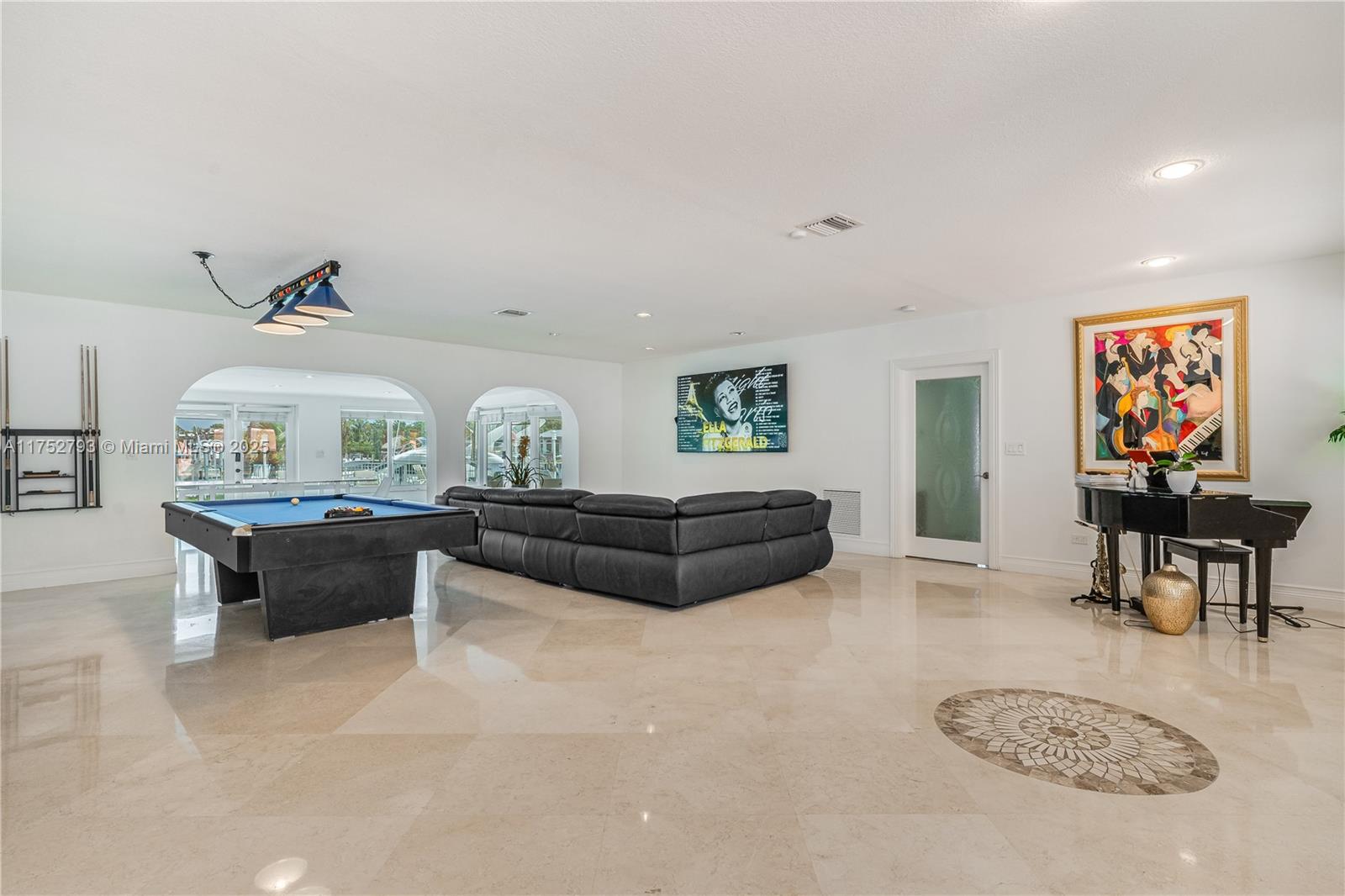1975 Ixora Rd