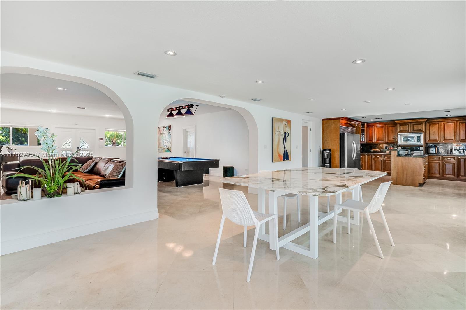 1975 Ixora Rd